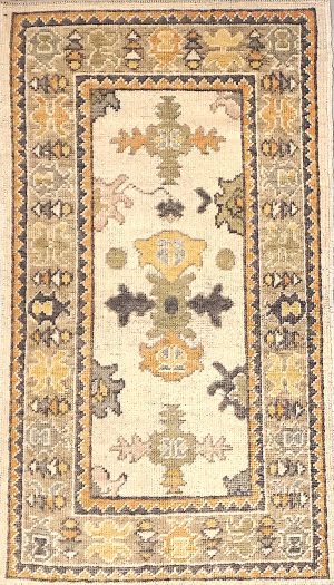 Hand Knotted Oriental design Small Size Decorative Rug