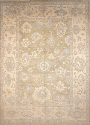 Hand Knotted  Over Size Decorative Oriental Design Rug