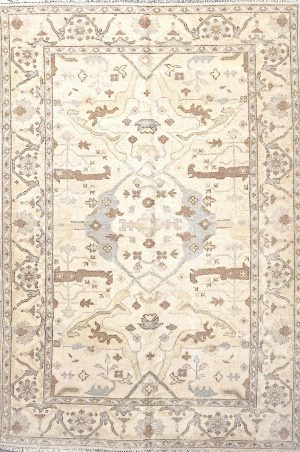 Hand Knotted Oriental Design Small Room Size Rug