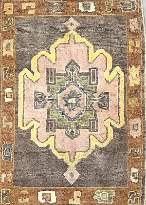Decorative Hand Knotted Small Foyer Size Rug