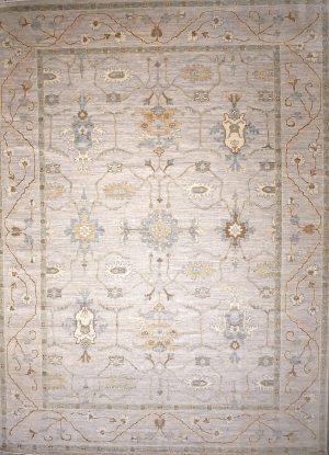 Hand Knotted Oriental Design Large Room Size Rug