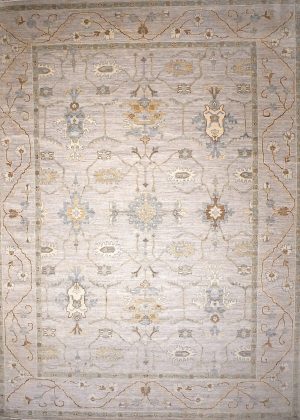 Hand Knotted Oriental Design Large Room Size Rug