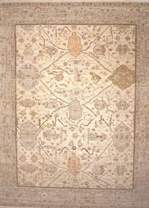 Hand Knotted Oriental Design room Size Rug