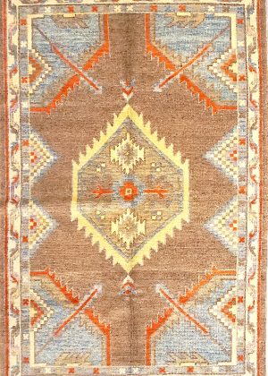 Hand Knotted Decorative Foyer Size Rug
